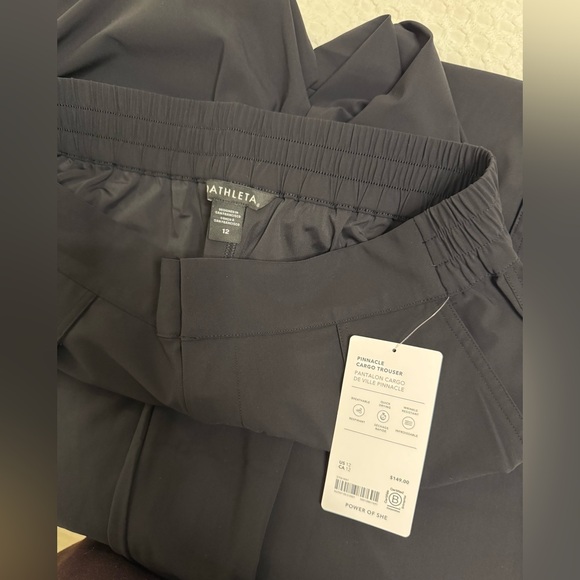 Athleta Pinnacle High Rise Cargo Trousers NWT in Black - Picture 9 of 9